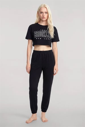 Kadın Siyah Crop T-Shirt Pantolon Takım Rahat Günlük Spor Şık İkili Set