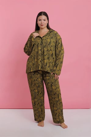 Kadın Büyük Beden Tropikal Yaprak Desenli Düğmeli Pijama Takımı