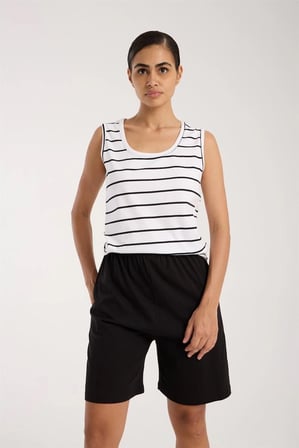 Kadın Kalın Askılı Beyaz Şortlu Pijama Takımı