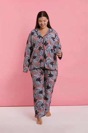 Kadın Büyük Beden Somon Yaprak Desenli Düğmeli Pijama Takımı
