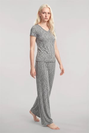 Kadın Gri V Yaka Yumuşak Dokulu Pijama Takımı Rahat Günlük Ev Giyim Seti