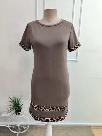 Kadın Kısa Kollu Bisiklet Yaka Leopar şerit Detaylı Kısa Modal Elbise