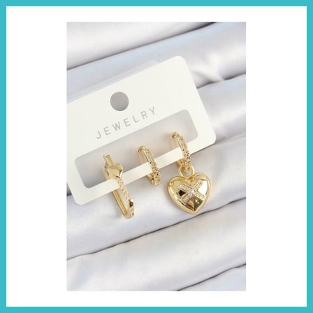 DEFNE STORE Pirinç Zirkon Taşlı Kalp Model Gold Renk 3'lü Çift Kadın Küpe Set DFNBEZ