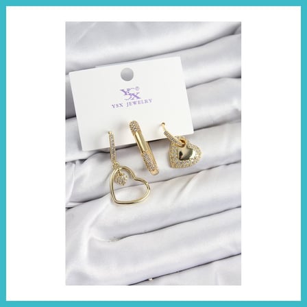 DEFNE STORE Pirinç Zİrkon Taşlı Kalp Model Gold Renk 3'lü Kadın Küpe DFNBEZ
