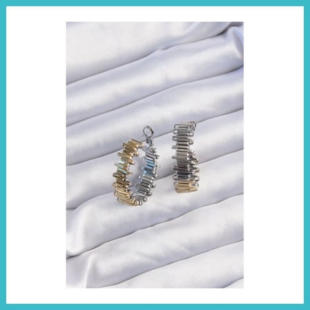 DEFNE STORE Pirinç Gold Gümüş Renkli Tırtıklı Halka Küpe DFNBEZ