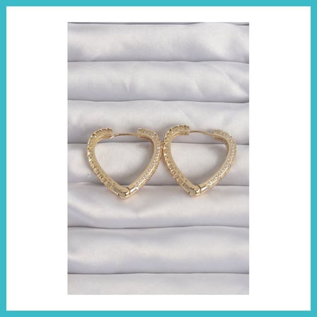 DEFNE STORE Pirinç Gold Renk Zirkon Taşlı Motifli Kalp Küpe DFNBEZ