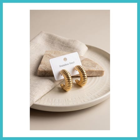 DEFNE STORE 316L Çelik Gold Renk Bombeli Kroasan Model Küpe DFNBEZ