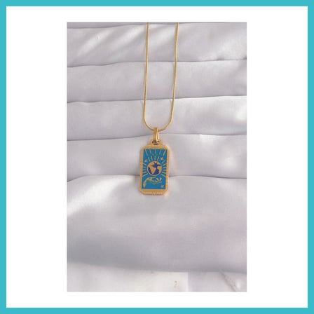DEFNE STORE 316L Çelik Gold Renk Mavi Mineli El Figür Tarot Kolye DFNBEZ