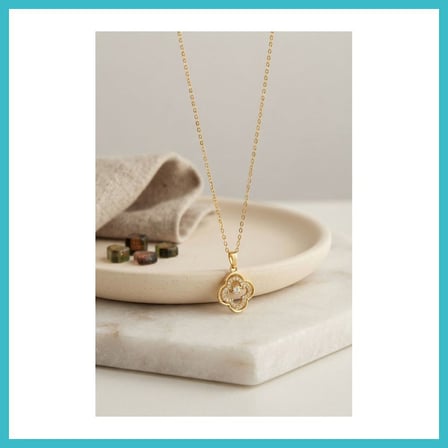 DEFNE STORE 316L Çelik Zincir Gold Renk Zirkon Taşlı Yonca Model Kolye DFNBEZ