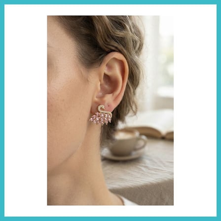 DEFNE STORE Pembe Zirkon Taşlı Gold Swan Kuğu Model Kadın Küpe DFNBEZ