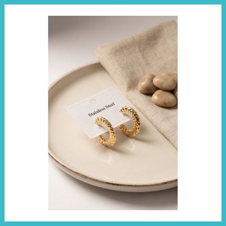 DEFNE STORE 316L Çelik Gold Renk Yarım Halka Model Küpe DFNBEZ