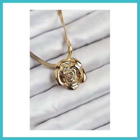 DEFNE STORE 316L Çelik Gül Figürlü İtalyan Zincir Model Gold Renk Kadın Kolye DFNBEZ