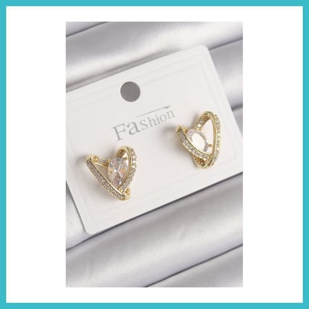DEFNE STORE Pirinç Gold Renk Zirkon Taşlı Kalp Model Kadın Küpe DFNBEZ