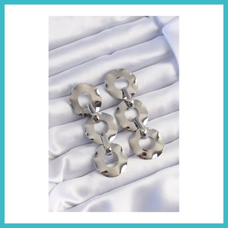 DEFNE STORE Pirinç Gümüş Renk Oval Ayna Model Sallantılı Küpe DFNBEZ