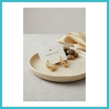DEFNE STORE 316L Çelik Gold Renk Kıvrımlı Halka Model Küpe DFNBEZ