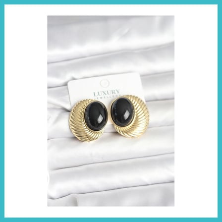DEFNE STORE Pirinç Gold Renk Siyah Boncuklu Oval Vintage Kadın Küpe DFNBEZ
