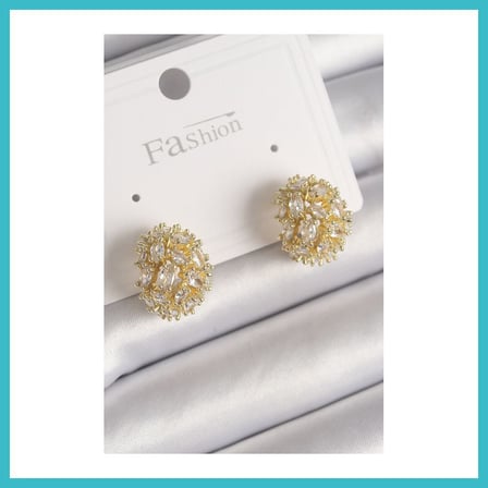 DEFNE STORE Pirinç Gold Renk Zirkon Taşlı Kadın Küpe DFNBEZ