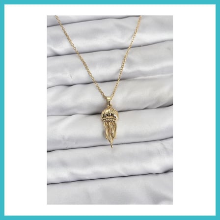 DEFNE STORE 316L Çelik Zincir Gold Renk Deniz Anası Model Zirkon Taşlı Kadın Kolye DFNBEZ