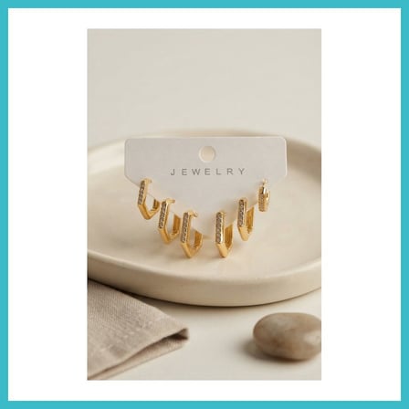 DEFNE STORE Gold Renk Zirkon Taşlı Pirinç Petek Model Kadın Küpe Seti DFNBEZ