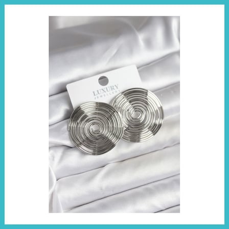 DEFNE STORE Pirinç Gümüş Renk Circle Model Kadın Küpe DFNBEZ