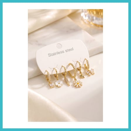 DEFNE STORE 316L Çelik Gold Renk Papatya Model Detaylı Kadın Küpe Seti DFNBEZ
