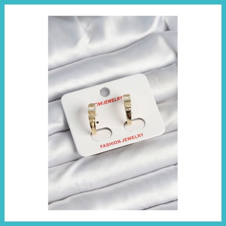 DEFNE STORE Pirinç Gold Renk Zirkon Taşlı Vintage Kadın Küpe DFNBEZ