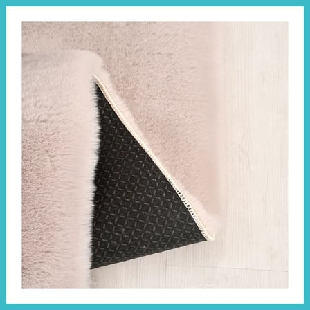 DEFNE STORE YoudayHomeCollection Tavşan Poly Peluş Halı Model Oturma Odası Halısı · EBAT: 80X80 DFNBEZ