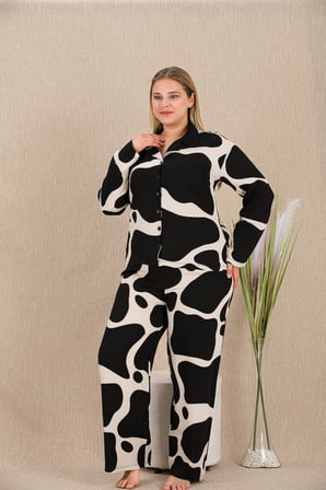 Arias Closet Büyük Beden Siyah Beyaz Desenli Düğmeli Uzun Kol Viskon Pijama Takımı