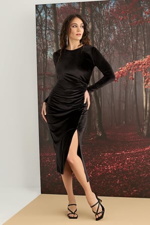 Arias Closet Uzun Kollu Yırtmaç Detaylı Kadife Elbise