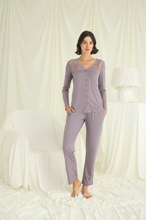 Arias Closet Yakası Kolu ve Omzu Dantelli Boydan Düğmeli Pijama Takımı
