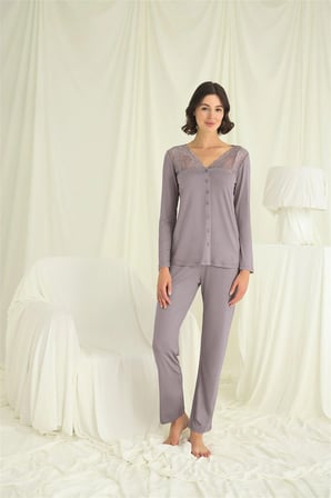 Arias Closet Yakası Kolu ve Omzu Dantelli Boydan Düğmeli Pijama Takımı