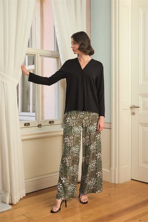 Arias Closet Çiçek Yaprak ve Etnik Desenli Uzun Kollu Pijama Takımı
