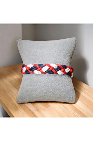 Baharın Renkleri İp Bileklik ( Kırmızı- Lacivert- Beyaz) Renk