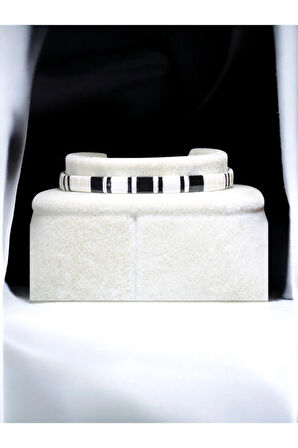 Tila Boncuklarla Zarif Ve Renkli Bileklikler Serisi - Beyaz - Siyah Tila