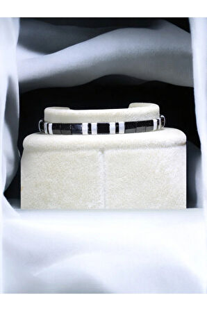 Tila Boncuklarla Zarif ve Renkli Bileklikler Serisi - Siyah -Beyaz Tila