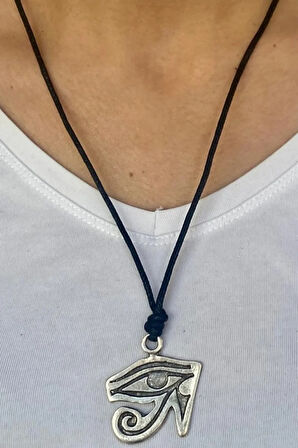 Ra'nın Gözü Figürlü Kolye – Zamak Motifli Tasarım, Ayarlanabilir Pamuk İp