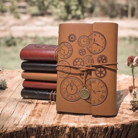 Retro Vintage Saat ve Çark Baskılı Saat Kolye Uçlu Deri Kapaklı Günlük Not Defteri Zamanın Kıymetini Bilenlere Özel Tasarım Hediyelik Açık Kahve