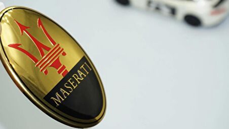 DK Tuning Ön Kaput Gold Mavi Vidalı Logo Arma Maserati İle Uyumlu