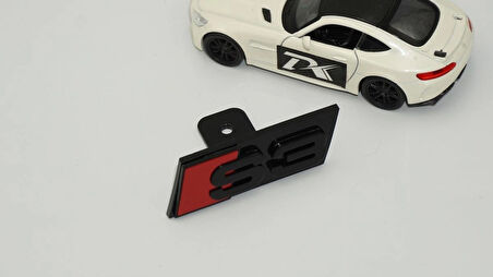 DK Tuning S3 Siyah Kırmızı Ön Panjur Logo Arma Audi İle Uyumlu