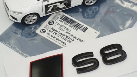 DK Tuning S8 2025+ Bagaj Siyah Yazı Logo Arma Audi İle Uyumlu