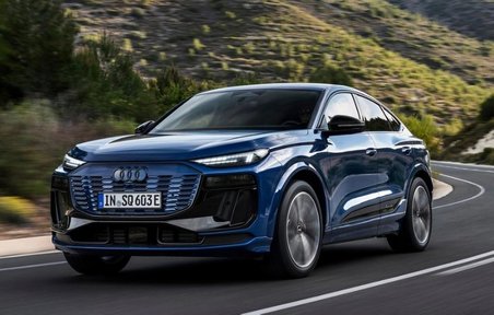 DK Tuning SQ6 2025+ Bagaj Siyah Yazı Logo Arma Audi İle Uyumlu