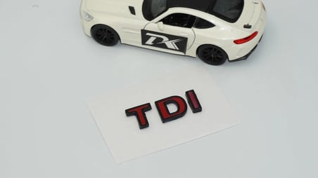 DK Tuning Volkswagen TDi Bagaj 3 Kırmızı Siyah ABS Logo Amblem