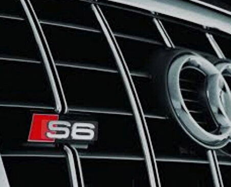 DK Tuning S6 Gri Kırmızı Ön Panjur Izgara Logo Arma Audi İle Uyumlu