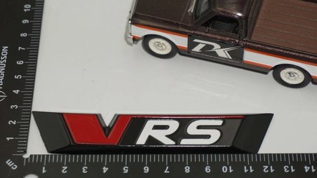 DK Tuning Skoda VRS Bagaj Yeni Versiyon Kırmızı Siyah Logo Arma Amblem