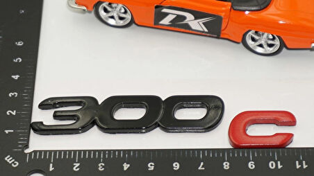DK Tuning 300C Bagaj Kırmızı Siyah Logo Arma Yazı Chrysler İle Uyumlu