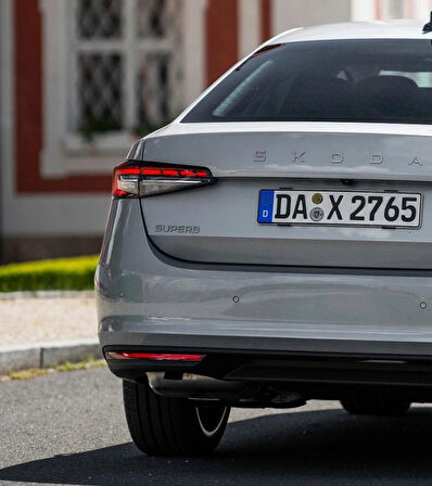 DK Tuning Skoda SUPERB Bagaj Yeni Nesil Gri Yazı Logo Arma