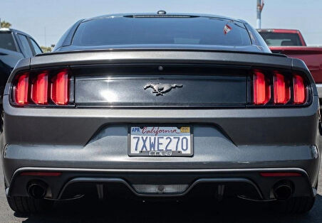 DK Tuning Ford Mustang Shelby GT Koşan At Bagaj Siyah Logo Arma