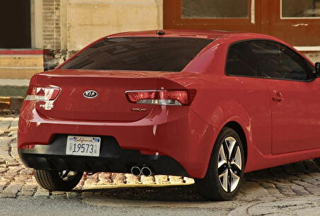 DK Tuning Kia Koup Kırmızı Siyah Bagaj Logo Arma Amblem