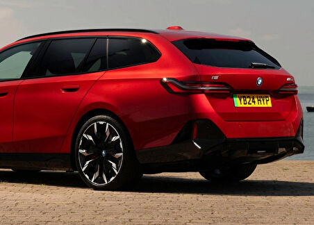 DK Tuning i5 Bagaj Kırmızı Gri ABS Yazı Logo Bmw İle Uyumlu