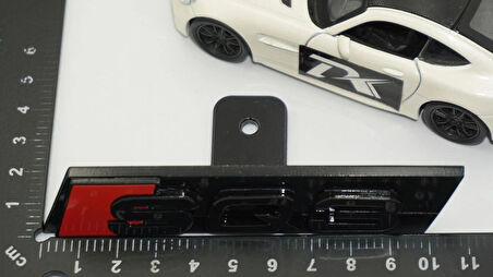 DK Tuning SQ3 Siyah Kırmızı Ön Panjur Logo Arma Audi İle Uyumlu